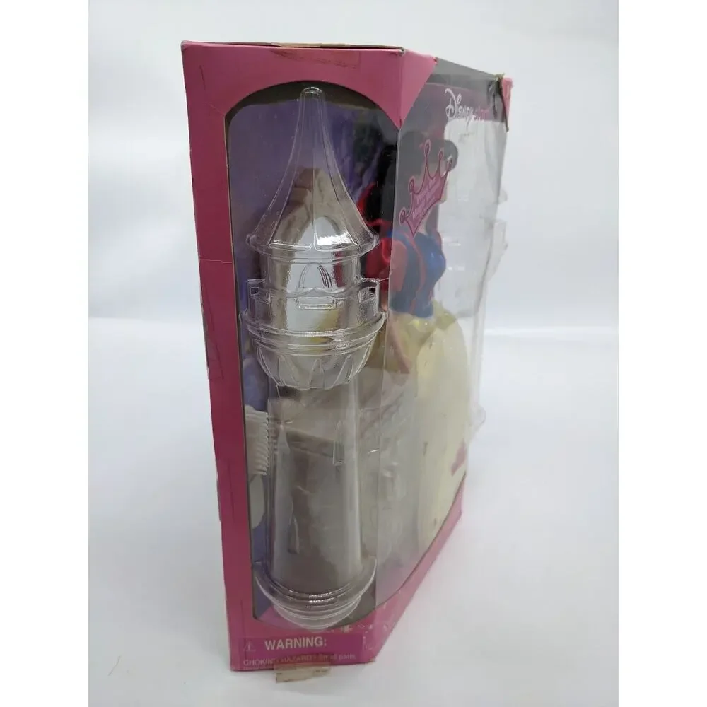 Disney - Talking Snow White Doll with Mirror Cabinet